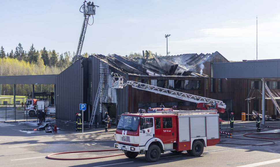 Gaisras Medininkų pasienio punkte: sudegė muitinės angaras