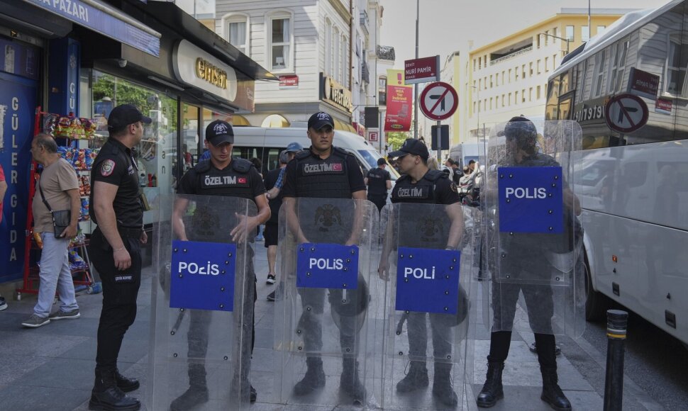 Dilara Acikgoz / AP