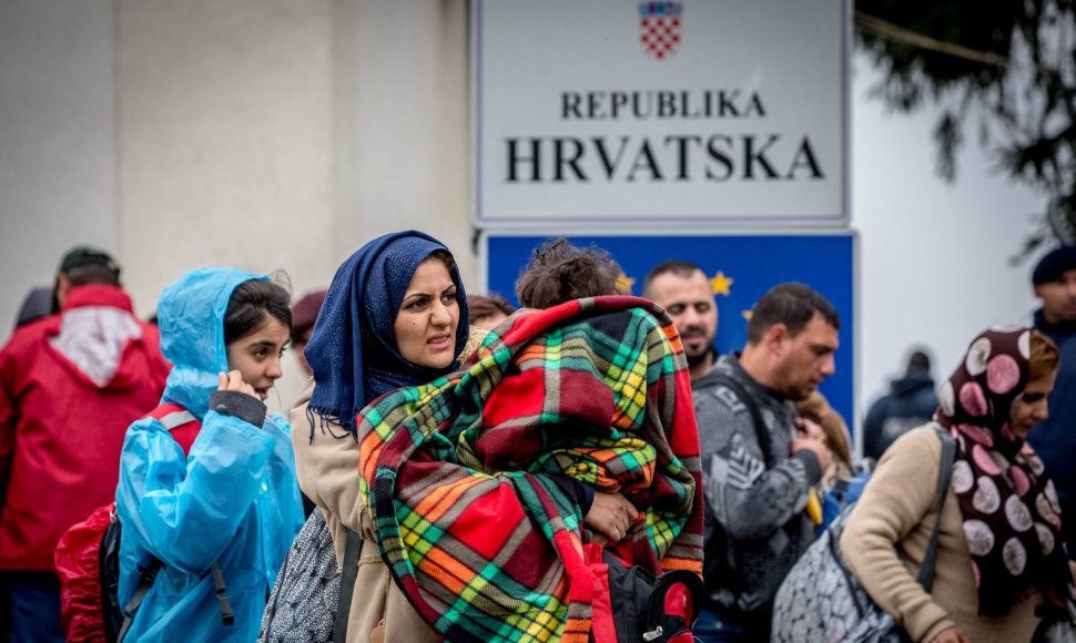 Migrantai Tovarniko (Kroatija) geležinkelio stotyje