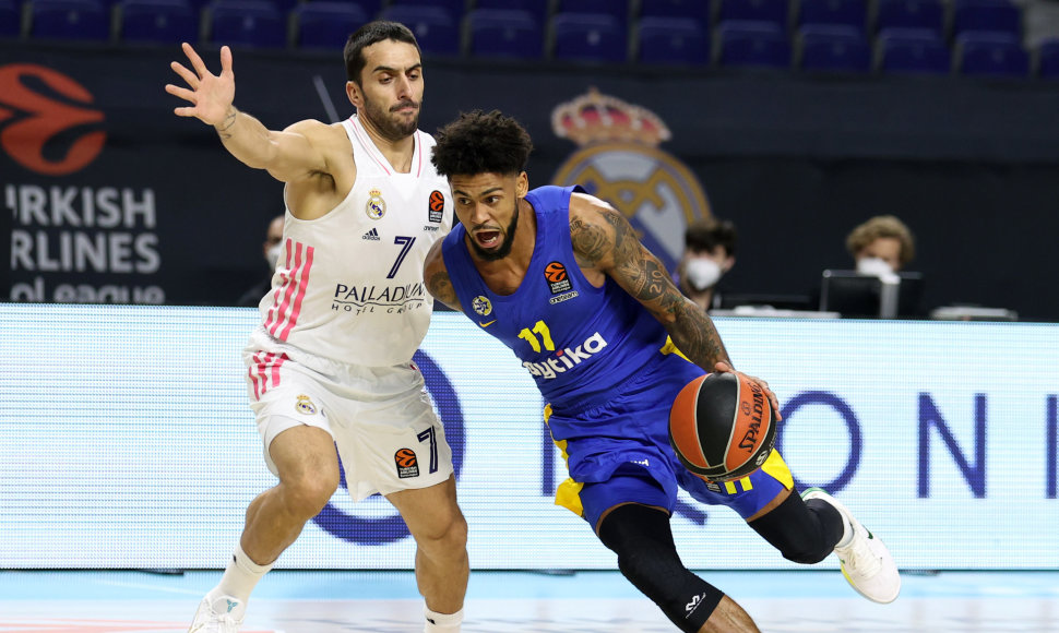 Tyleris Dorsey veržiasi prieš Facundo Campazzo