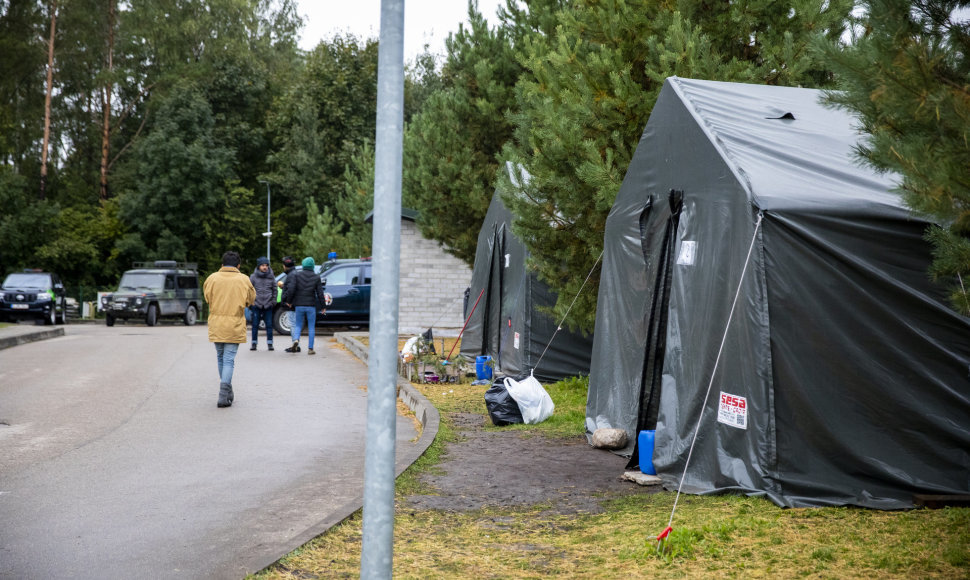 Migrantų gyvenimo sąlygos Puškų pasienio užkardoje