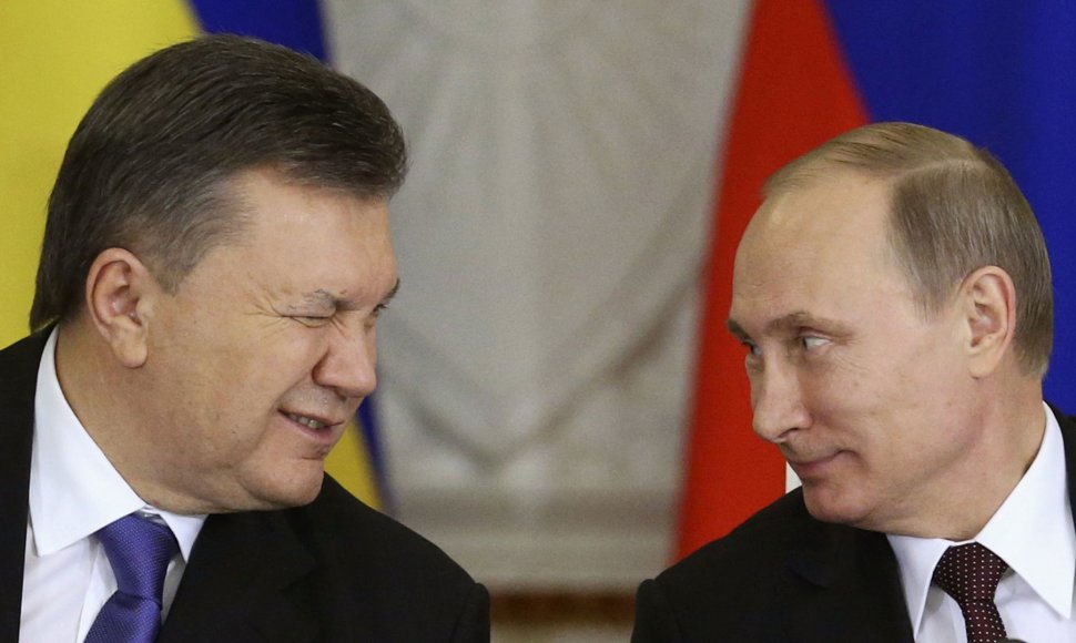Rusijos prezidentas Vladimiras Putinas ir Ukrainos prezidentas Viktoras Janukovyčius