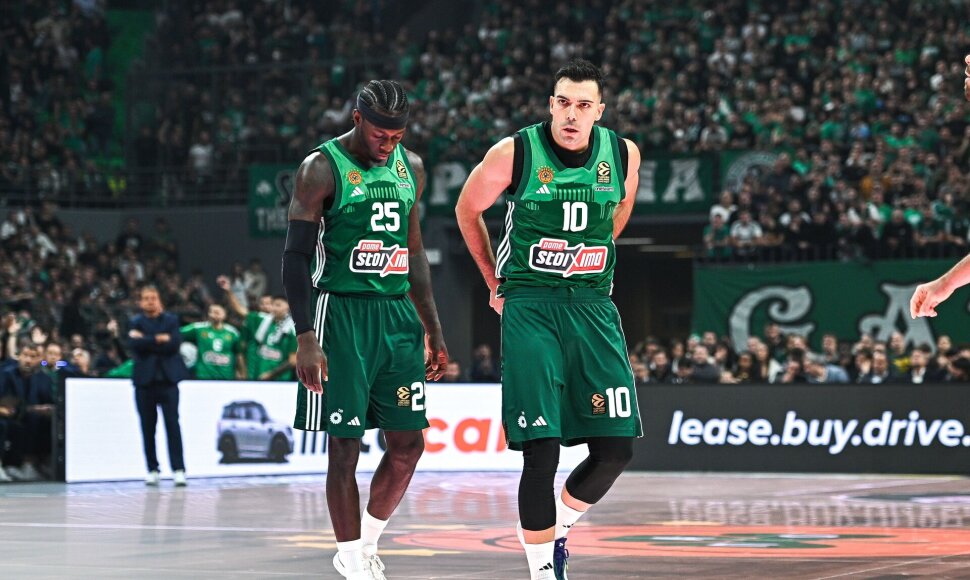 Kendrickas Nunnas, Kostas Sloukas
