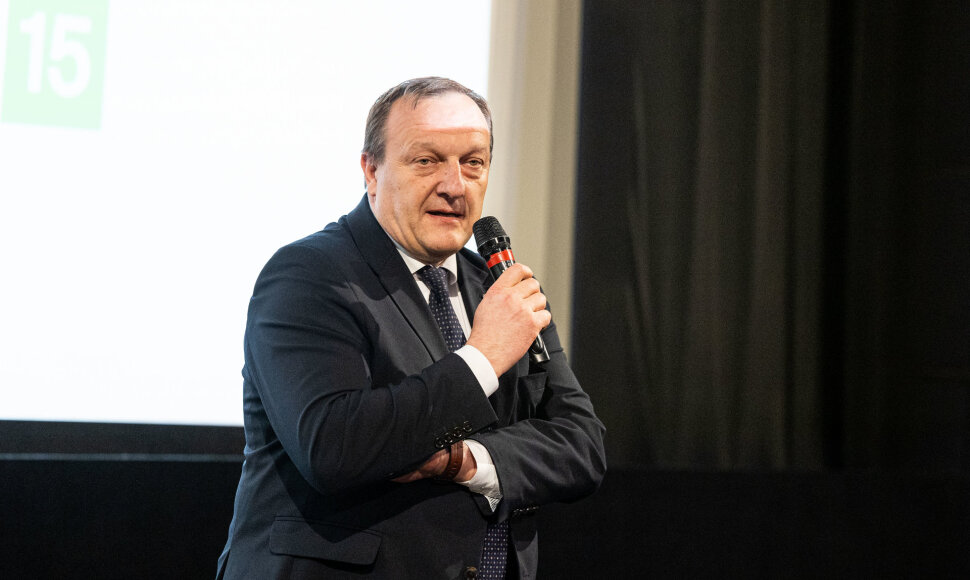 Sveikinimo žodį sako Vidaus reikalų ministras Vladislavas Kondratovičius