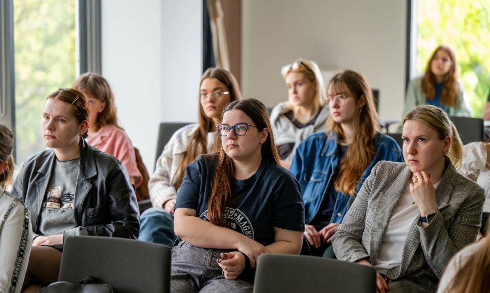 VDU politologai: Lietuvos jaunimo įtaka politikoje – vis didesnė