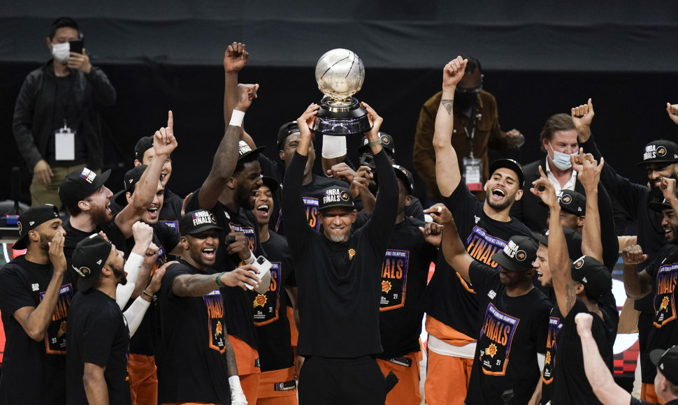 "Phoenix Suns" laimėjo vakarų konferenciją ir žais NBA finale