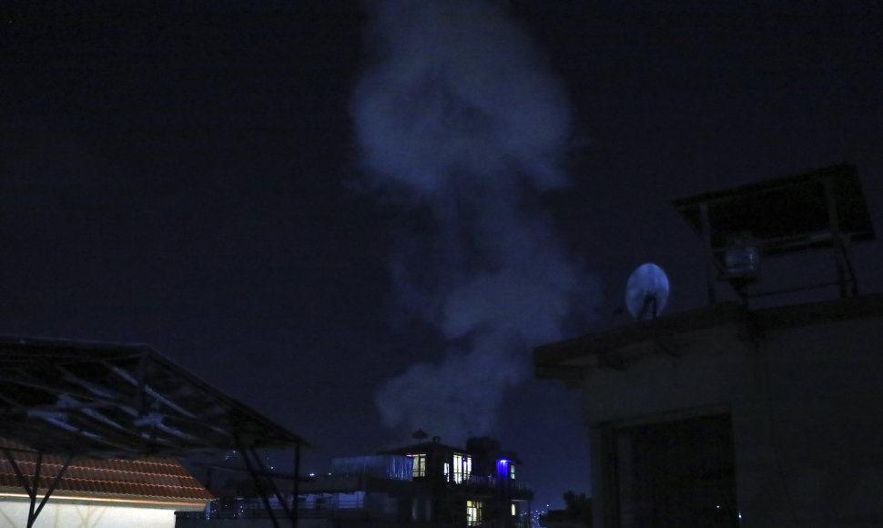 Dūmai po sprogimo Kabule