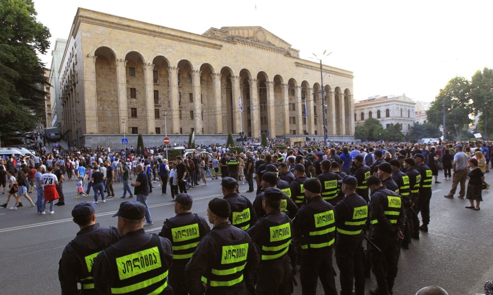 Antra protestų Tbilisyje diena