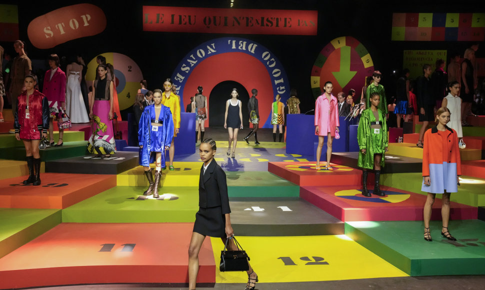 „Dior“ 2022 m. pavasario ir vasaros kolekcijos modeliai