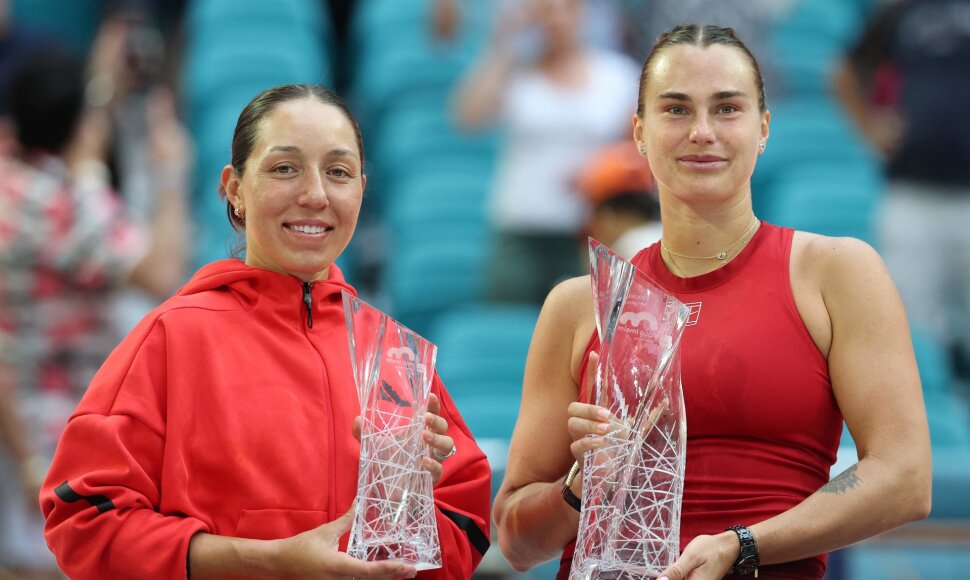 Jessica Pegula ir turnyro Majamyje čempionė Aryna Sabalenka
