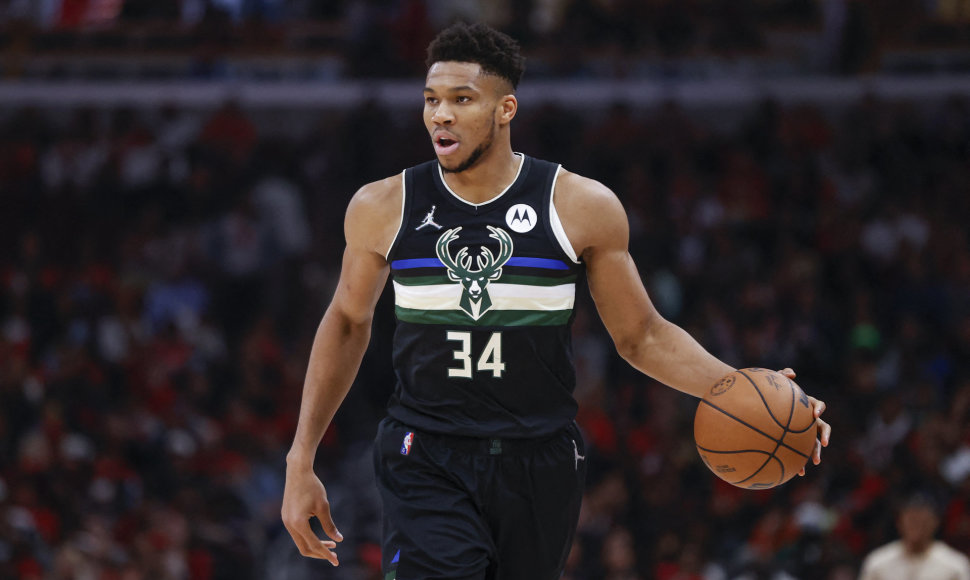 Giannis Antetokounmpo ir Mike'as Budenholzeris