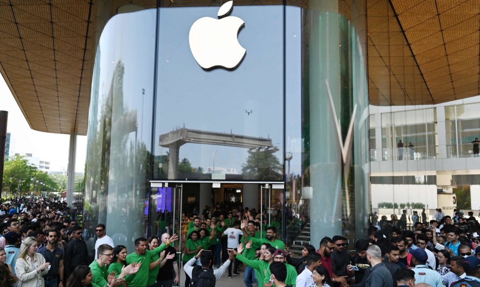 Indijoje atidaryta pirmoji „Apple Store“ parduotuvė.