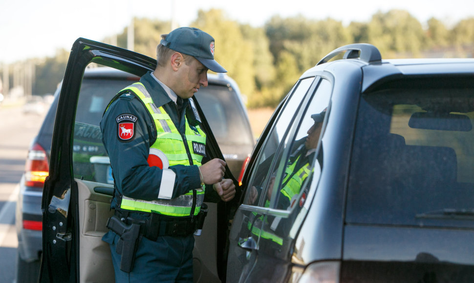 Policijos reidas