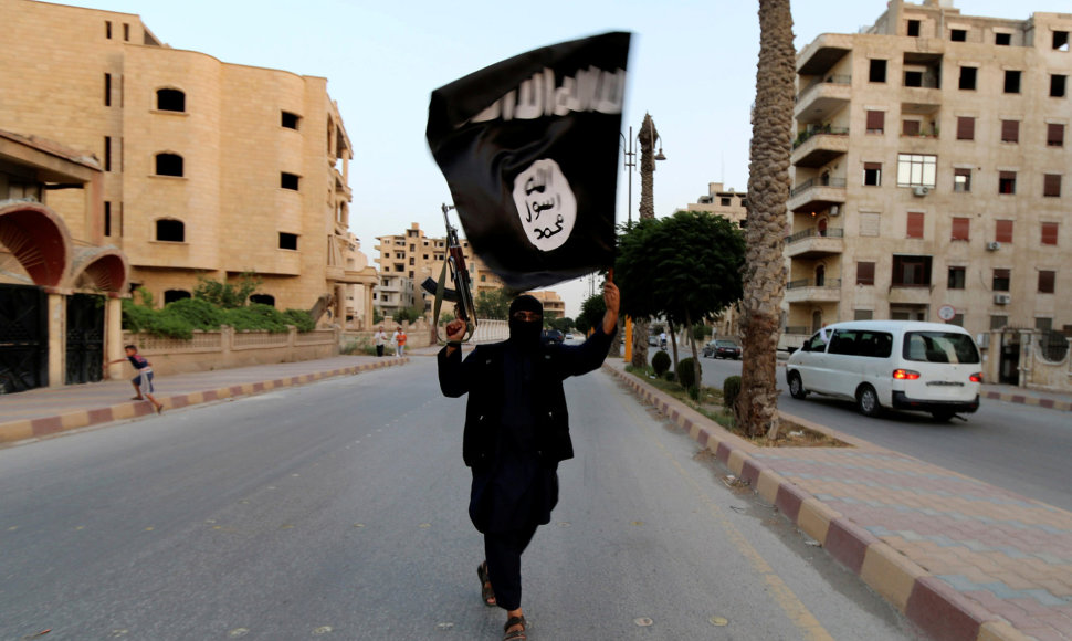 Teroristinės grupuotės „Islamo valstybė“ kovotojas