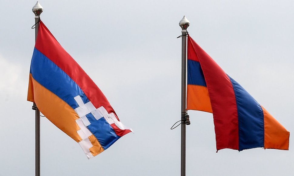 Kalnų Karabacho ir Armėnijos vėliavos