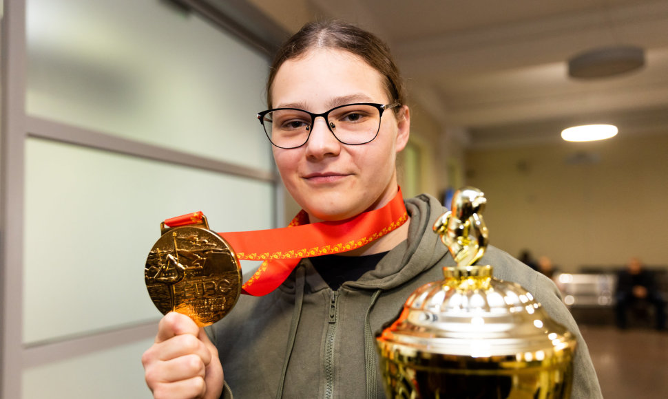 Vilniaus oro uoste pasitiktos  Europos bokso čempionato prizininkės: Gabrielė Stonkutė ir Ana Starovoitova