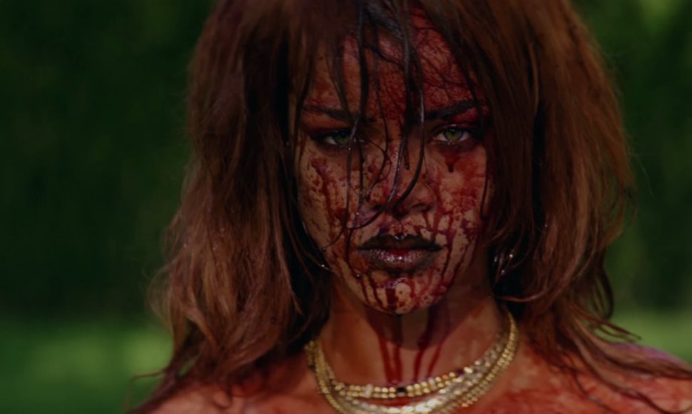 Rihanna vaizdo klipe „Bitch Better Have My Money“