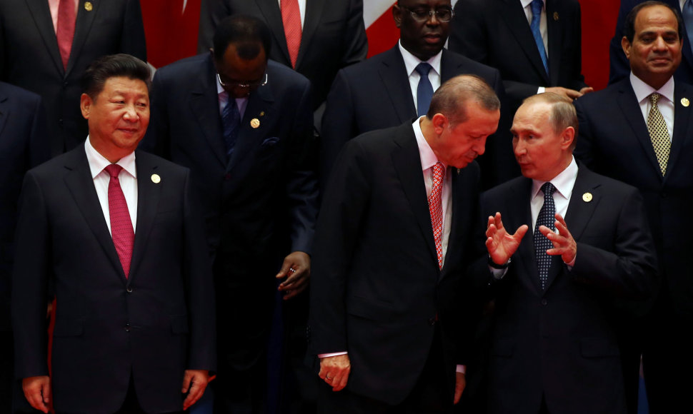 Xi Jinpingas, Recepas Tayyipas Erdoganas ir Vladimiras Putinas 2016 m.