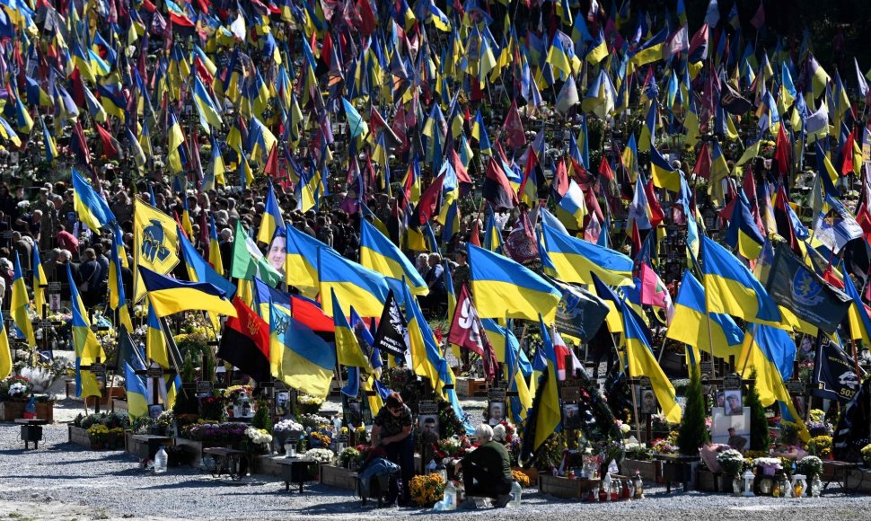 Ukrainos karių kapinės / YURIY DYACHYSHYN / AFP