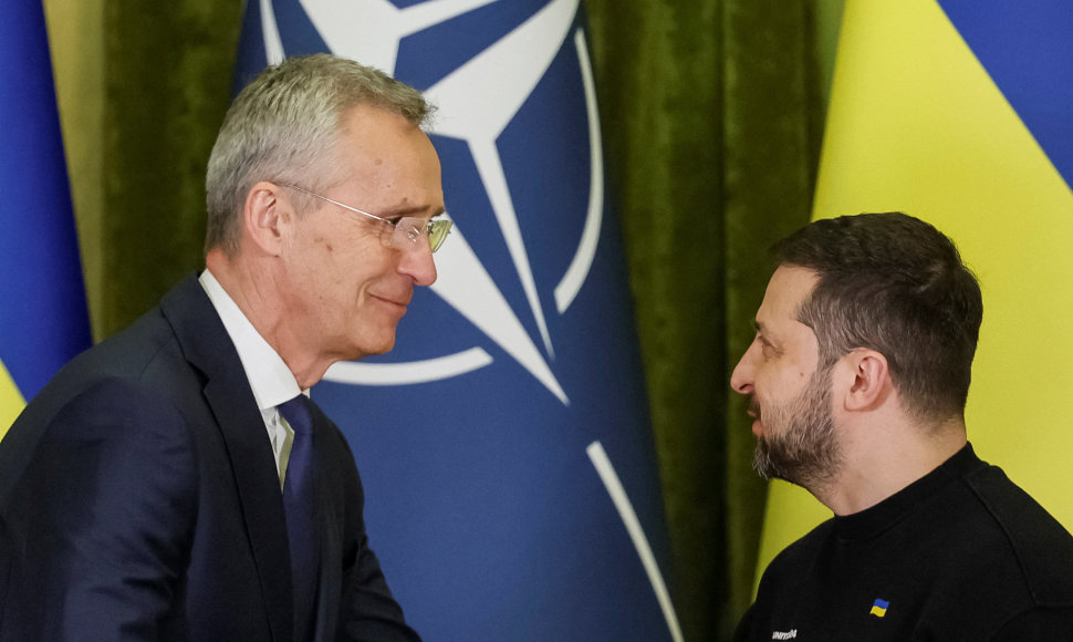 NATO vadovas Jensas Stoltenbergas ir Ukrainos prezidentas Volodymyras Zelenskis