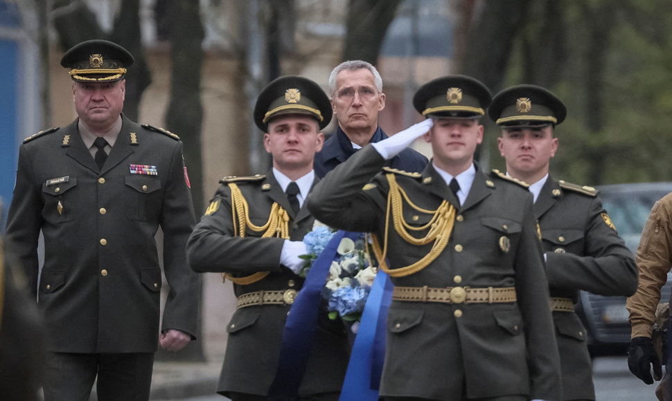 NATO vadovas Jensas Stoltenbergas Kyjive