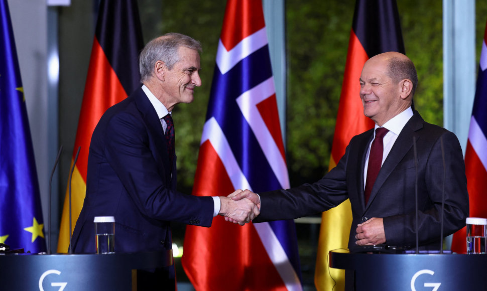 Vokietijos kancleris Olafas Scholzas ir Norvegijos ministras pirmininkas Jonas Gahr Store'as