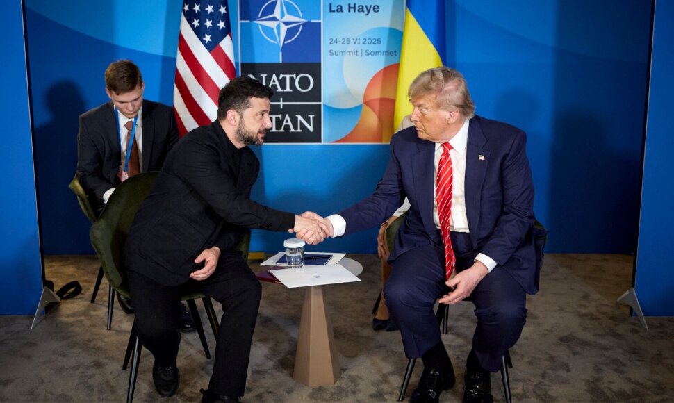 Volodymyras Zelenskis ir Donaldas Trumpas / HANDOUT / AFP