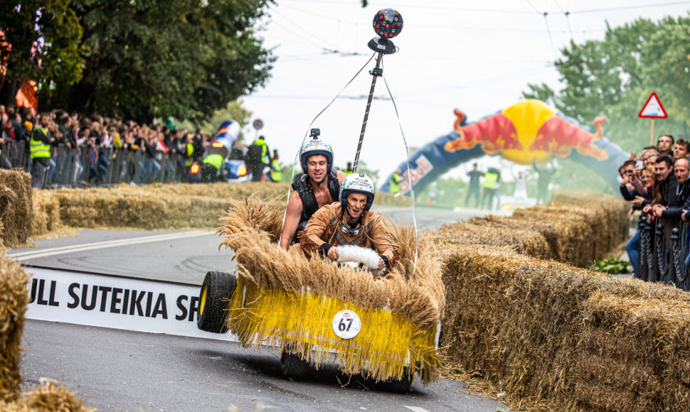 Kauną sudrebino įspūdingos „Red Bull muilinių lenktynės“