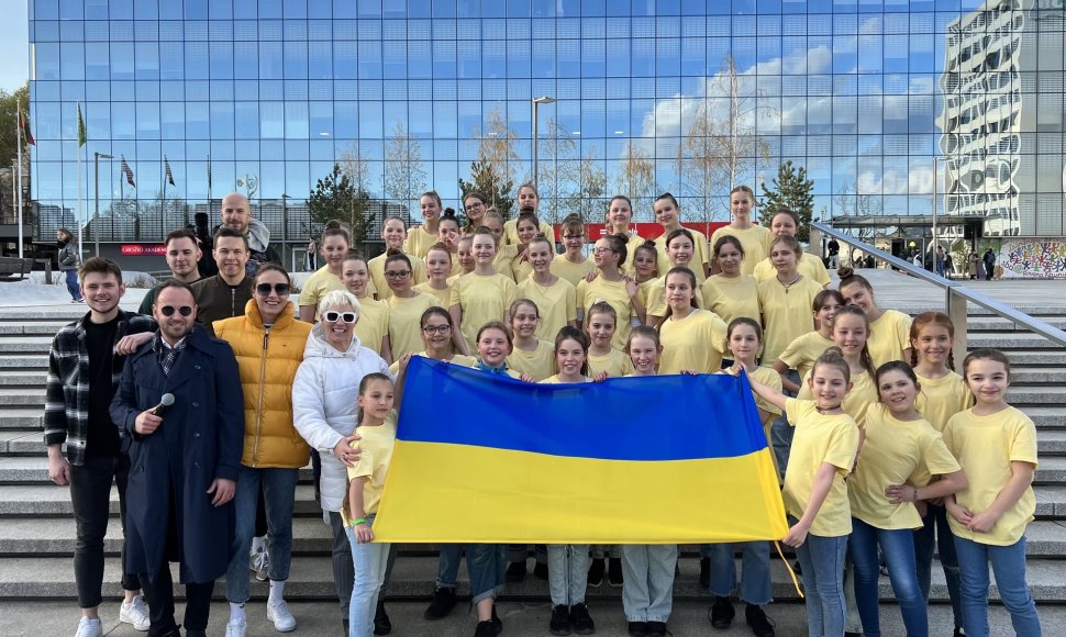 Kauno Vienybės aikštėje – masinis vaikų šokis, išreiškiantis palaikymą Ukrainai