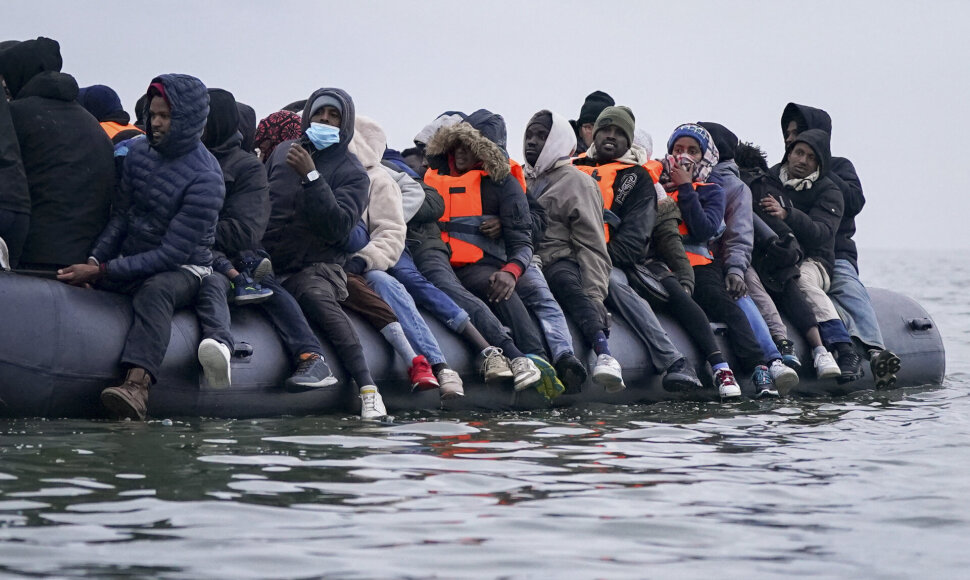 Laman&scaron;o sąsiaurį kertantys nelegalūs migrantai / Ioannis Alexopoulos / ZUMAPRESS.com