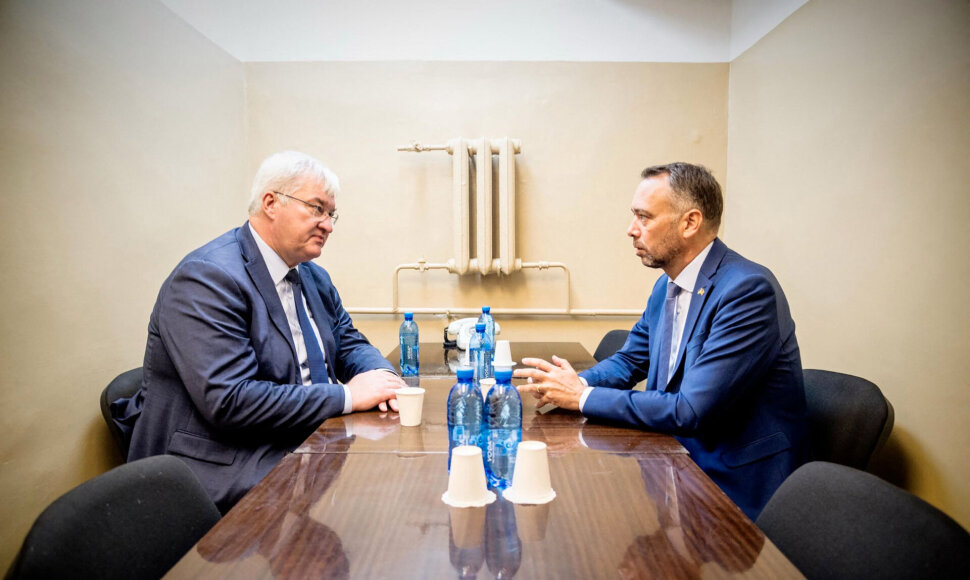 Andrijus Sybiha, Maxime'as Prevotas