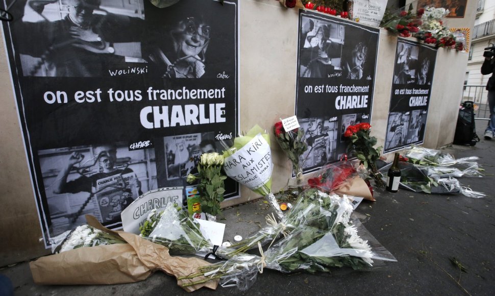 Prancūzijoje gedima išpuolio „Charlie Hebdo“ redakcijoje aukų. 