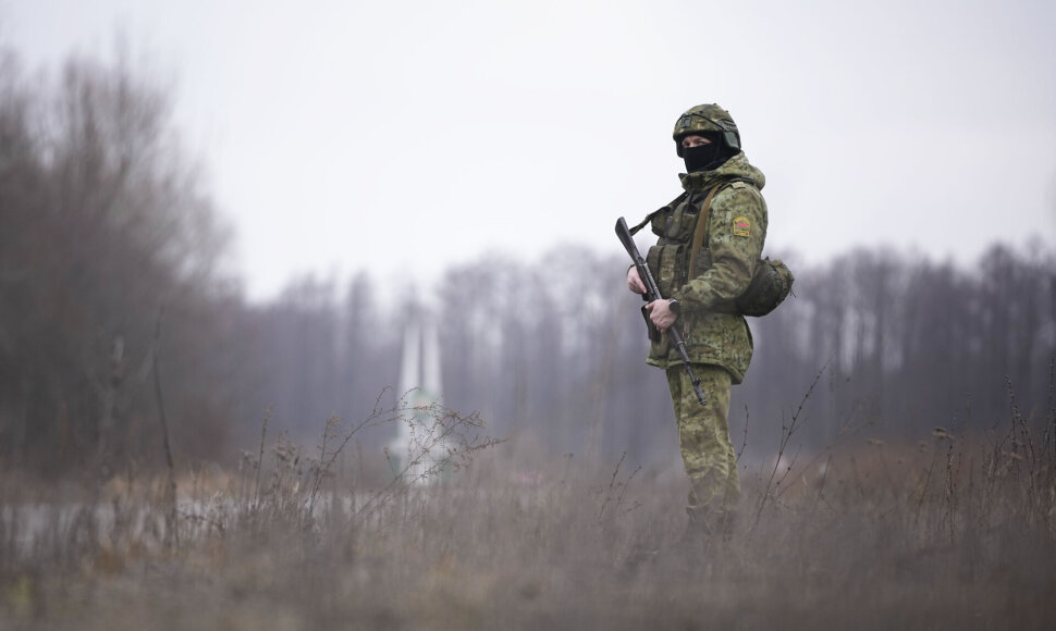 Baltarusių karys pasienyje su Ukraina /  / AP