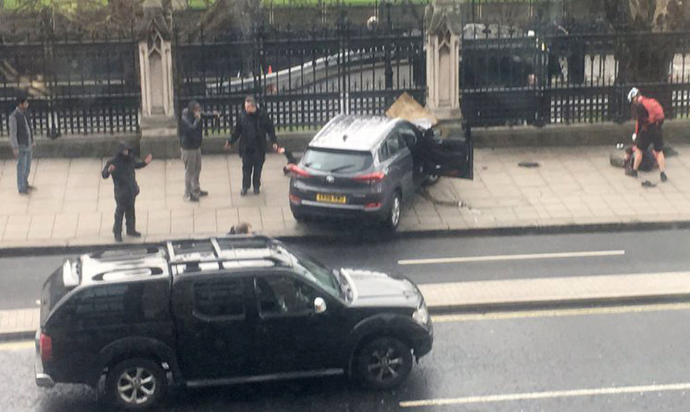 Automobilis, kuriuo užpuolikas traiškė žmones Londone