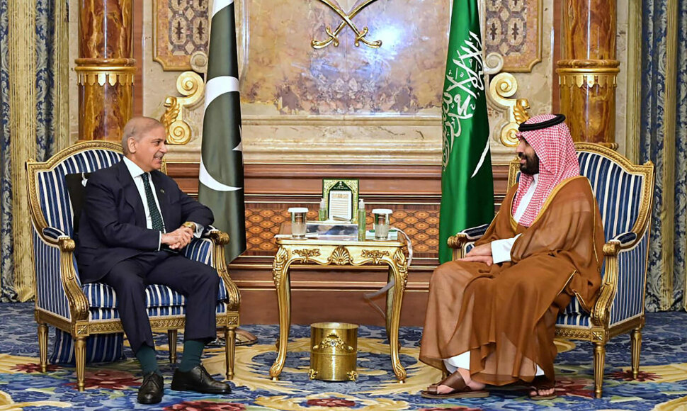 Shehbazas Sharifas, Mohammedas bin Salmanas / AFP