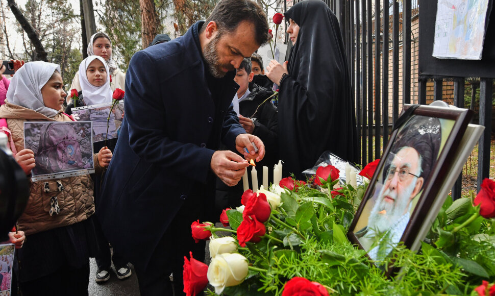 Iraniečiai gedi Ali Khamenei
