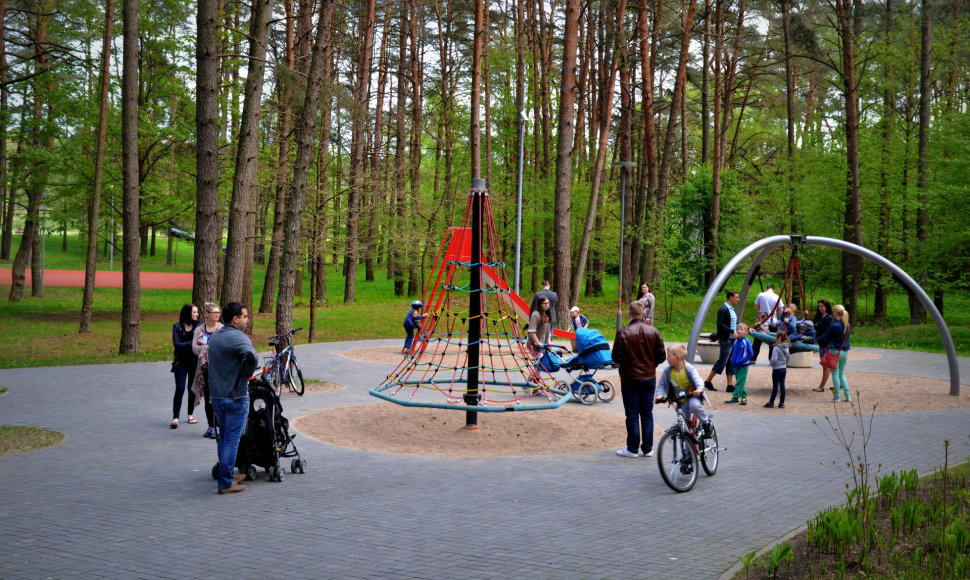 Birštone esančios vaikų žaidimų aikštelės nuolat pilnos vaikų