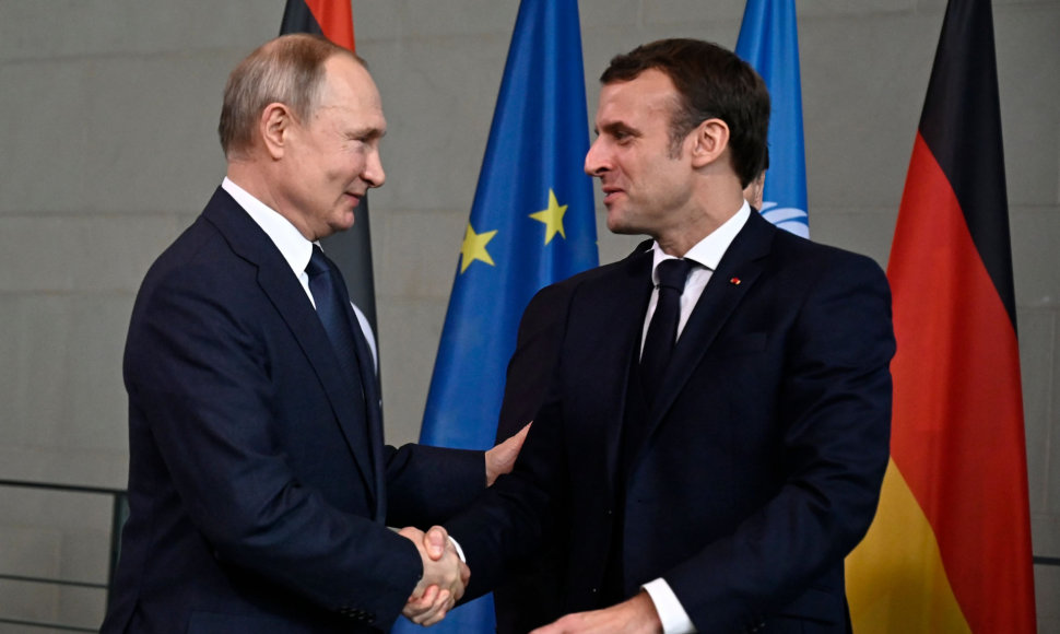 Vladimiras Putinas ir Emmanuelis Macronas,