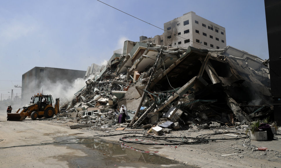 Sunaikintas tarptautinės žiniasklaidos pastatas Gazos Ruože