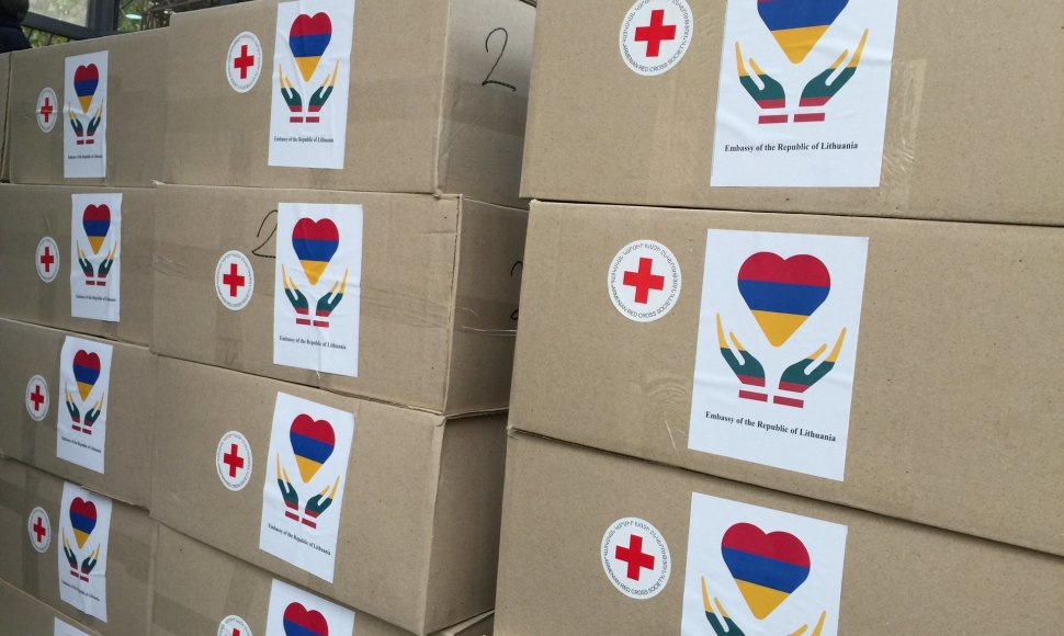 Humanitarinė pagalba nukentėjusiems nuo karo Kalnų Karabache