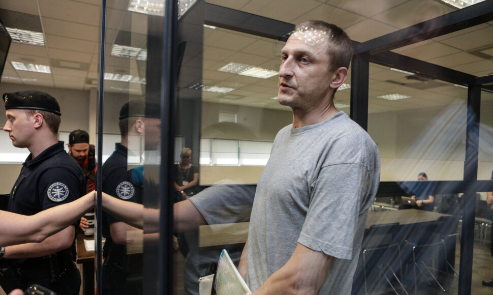 Oleksandras Cariučenko teisme