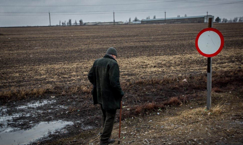 DNR ir Ukrainos administracinės linijos kirtimo punktas