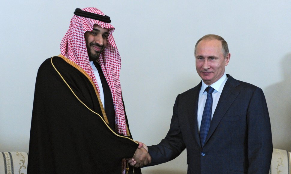 Saudo Arabijos princas Mohammadas bin Salmanas Al Saudas su Rusijos prezidentu Vladimiru Putinu