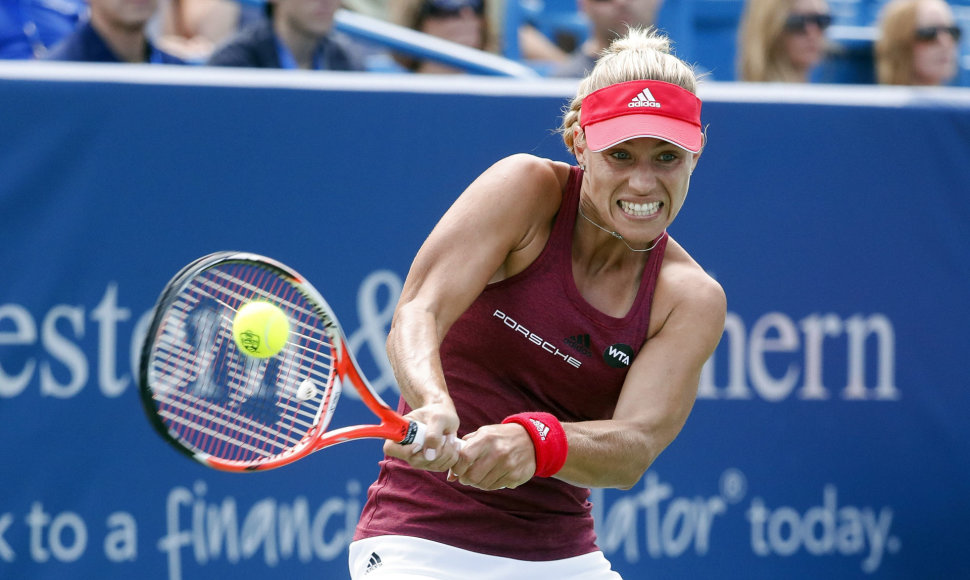 Karolina Pliškova „Western & Southern Open“ turnyro finale patiesė Angelique Kerber