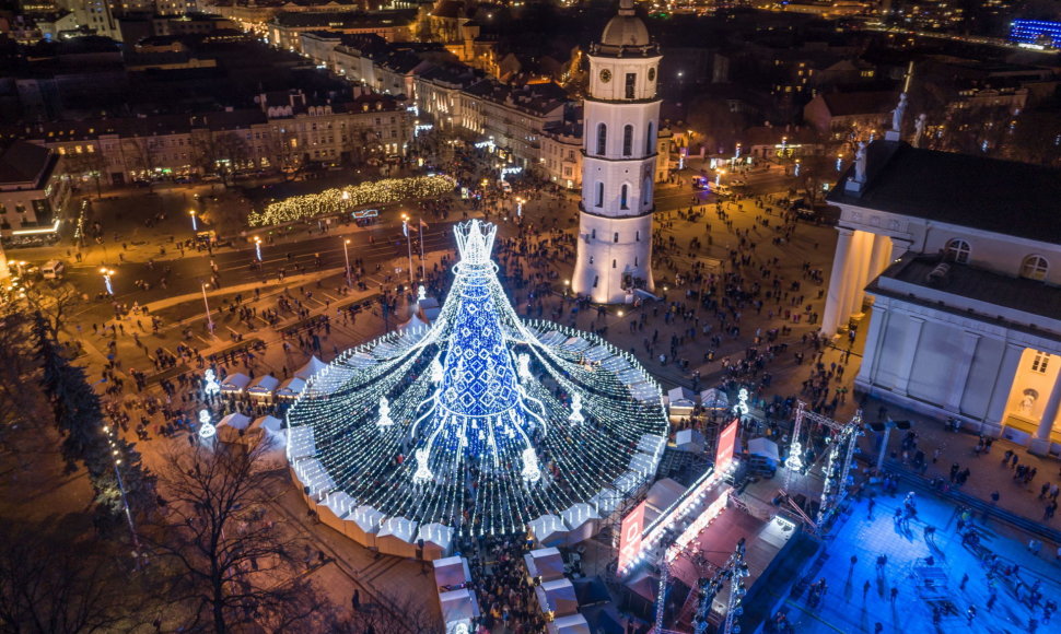 Šventiškai pasipuošusi sostinė