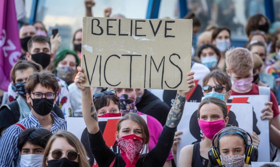 Protestas prieš Lenkijos valdančiųjų planus pasitraukti iš Stambulo konvencijos