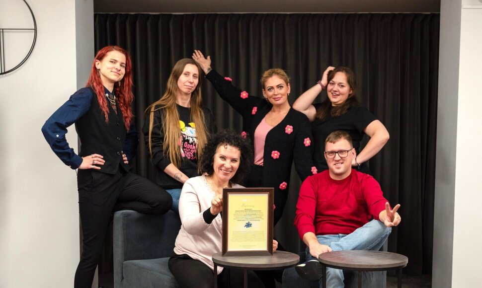 Bibliotekos komanda, iš kairės – Andrija Petkevičiūtė, Aurelija Sukadelskaitė, Indrė Navickė, Viktorija Juškienė, Vida Grišmanauskienė (sėdi), Gedvydas Kakštys (sėdi)