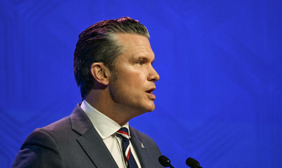 Pete'as Hegsethas / JAM STA ROSA / AFP