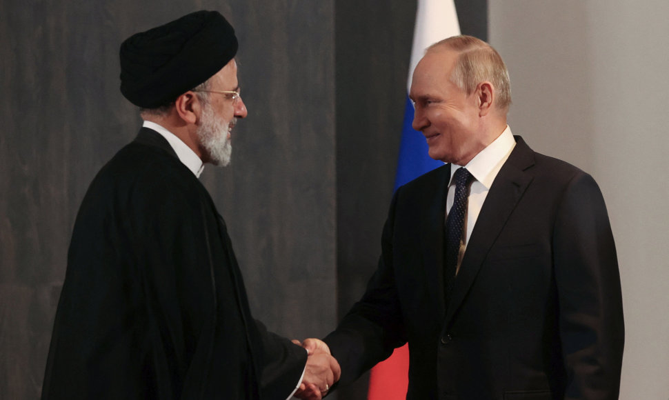 Ebrahimas Raisi ir Vladimiras Putinas