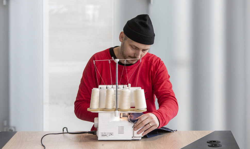 „Deichman“ bibliotekoje lankytojai gali naudotis siuvimo mašinomis